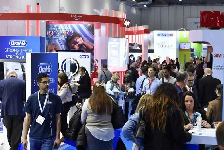 Katalog der britischen Zahnärztemesse 2026